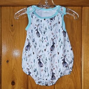 Source Unknown White Baby One-Piece Romper with Bunny Print and Aqua Trim